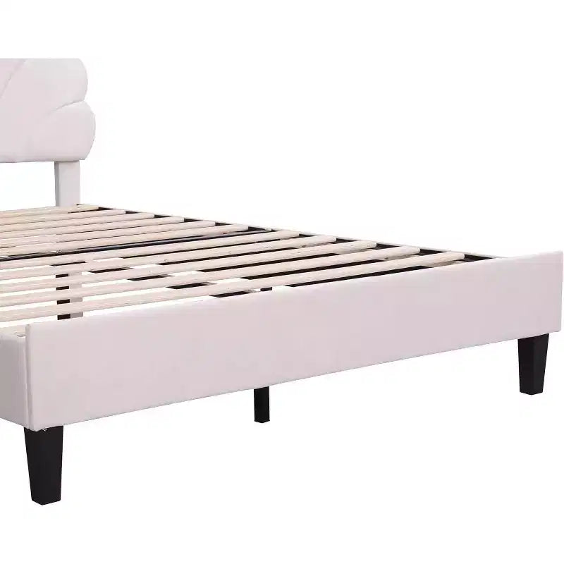 Letto Matrimoniale a Piattaforma Queen Size in Velluto con Testiera Floreale, Struttura Imbottita, Supporto a Doghe in Legno, Nessuna Rete a Molle Necessaria, Rosa