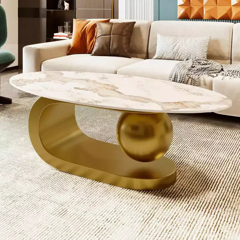 Tavolino da caffè ovale Mid-Century ModernPiano in pietra sinterizzata effetto marmo, base in acciaio inossidabile dorato, tavolino centrale per soggiorno